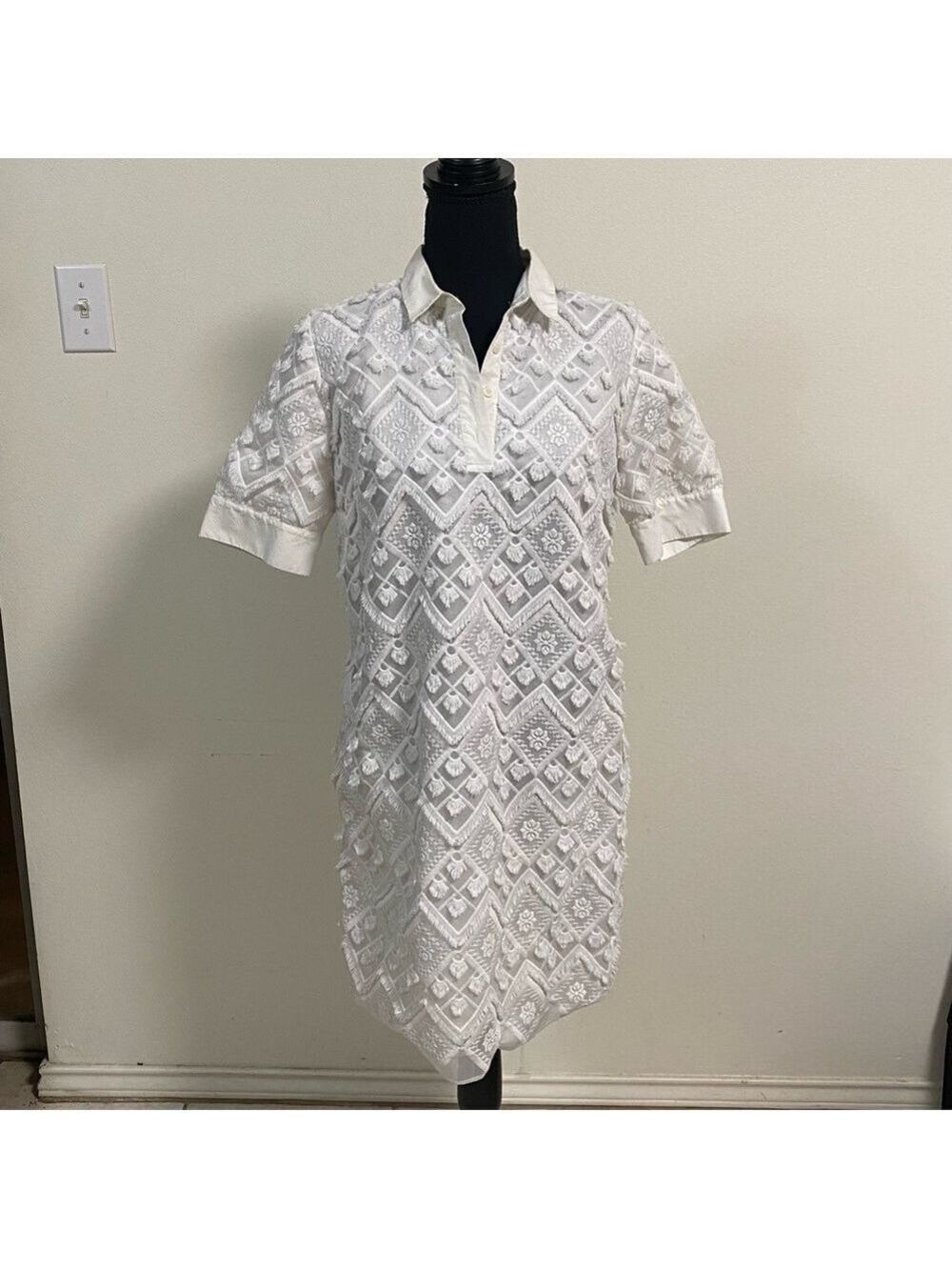 Banana Republic Dress Women’s size Small White Embroidered Fringe Polo dresss